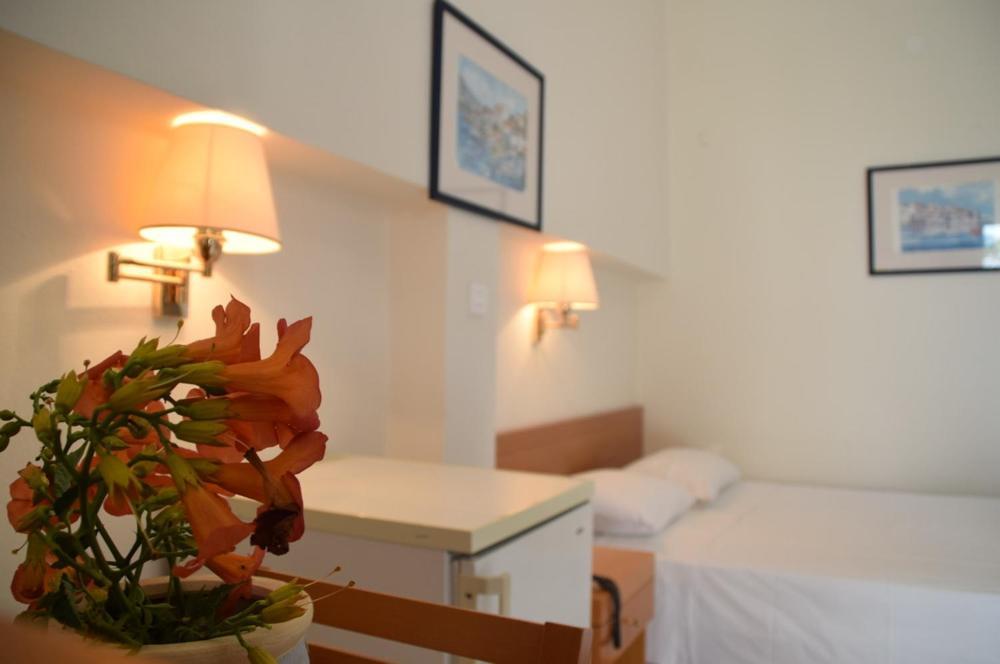 Attica Hotel Ephie Vathi  Экстерьер фото